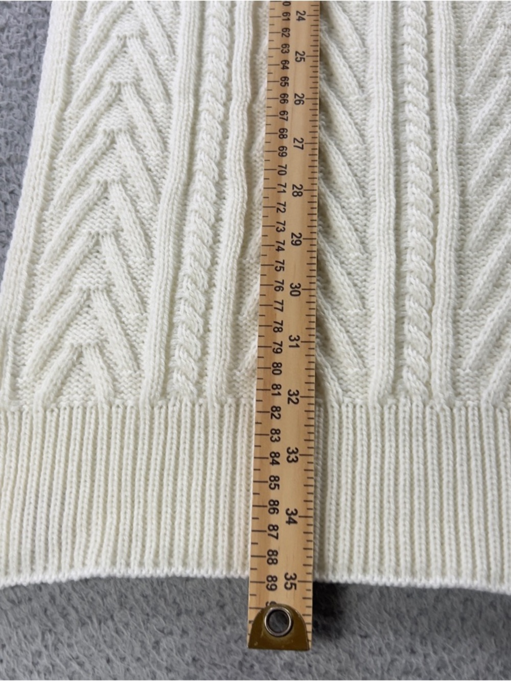 NWT Fabletics The Cable Knit Scarf Womens One Size Ivory Logo Preppy Comfy - Picture 5 of 7